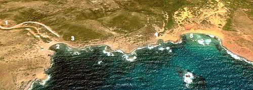 La cala de Sa Bombarda, como se aprecia en la fotografia es una playa de 