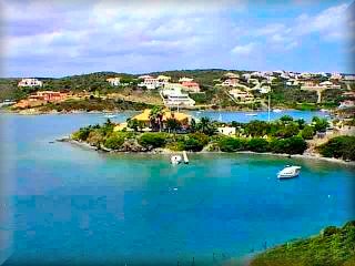 Cala Llonga, es la mas grande de las urbanizaciones de nueva cosntruccion de Mahon, y seguramente de Menorca y conla construccion de casas y chalet mas grandes y de mas lujo de la isla