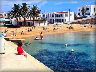 La pequeña cala de Na Macaret, es un rincon muy especial en el area del Puerto de Adaya