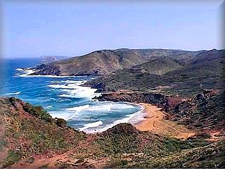 Cala Pilar la reina del lugar, es con mucho, la playa mas interesante de este itinerario en la costa norte de la isla